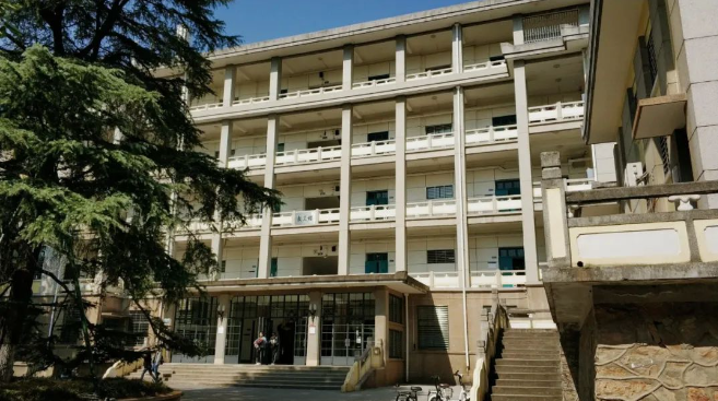 高中生如何选择学校和专业？一篇文章让你豁然开朗，未来尽在掌握！