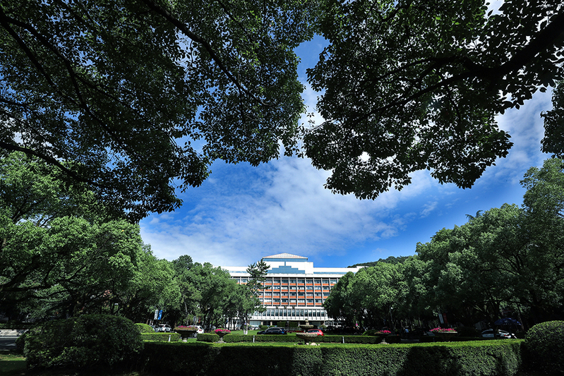 有望实现无痛“无线”挂盐水？浙大团队又一新发明！（附浙大院校解读以及2024录取最低分）