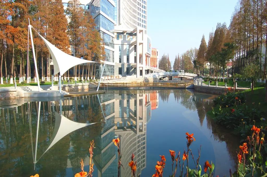 空军预警学院：2025年招收6个专业共349名理科高中毕业生（含女生12名）