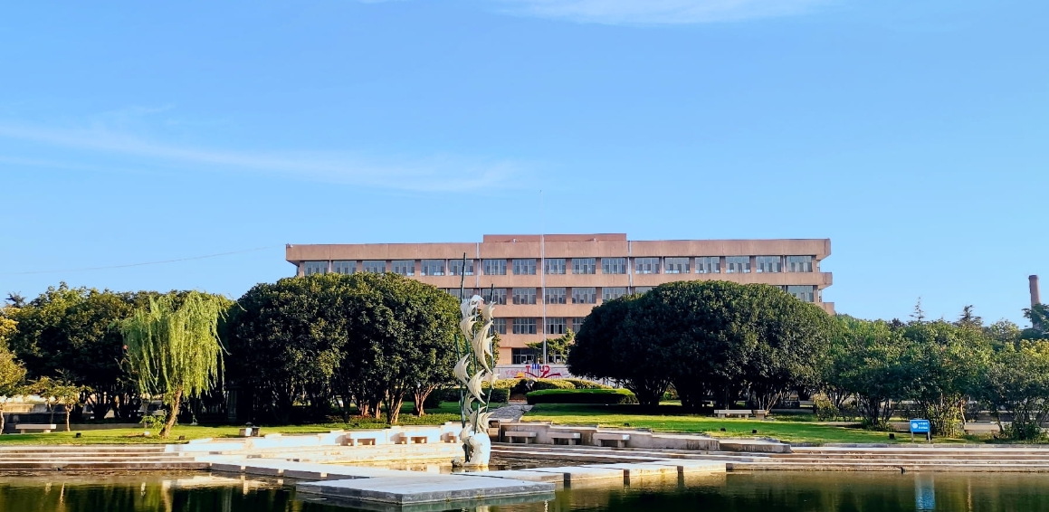 中国矿业大学徐海学院:面向18省份计划招生3120人,普通本科批次4个专业组,艺术普通批次2个专业组。